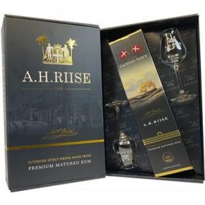 A.H.Riise Royal Danish Navy 0,7l 40% + 2 skla 